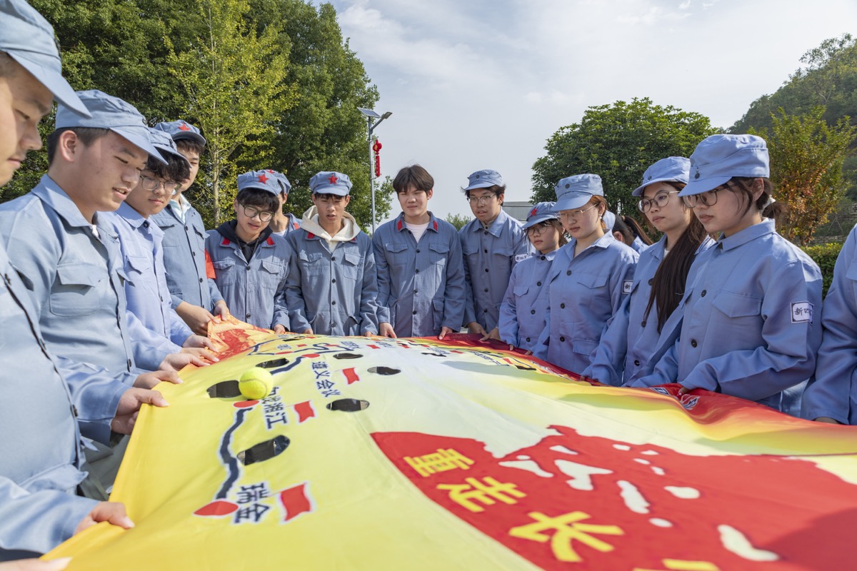 户外红色活动场景——红色教育与轻团建的衔接点