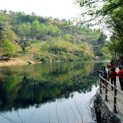 清凉寨通天湖+游客泛舟