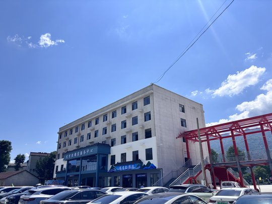 龙潭冲山沟与深潭