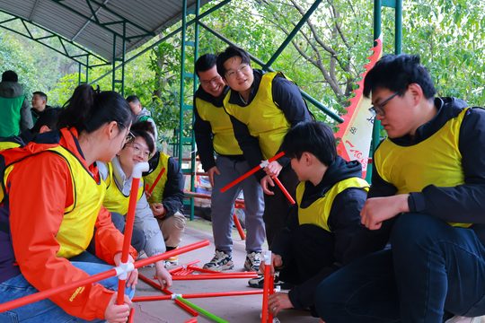合作挑战实拍参考:在共同操作中完成一项可检验的任务。