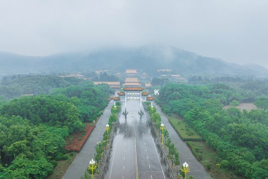 龙泉山明楚王墓群,为一日活动增加人文游览内容。