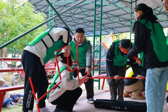 连接完成后,还要检查装置能否正常充气。