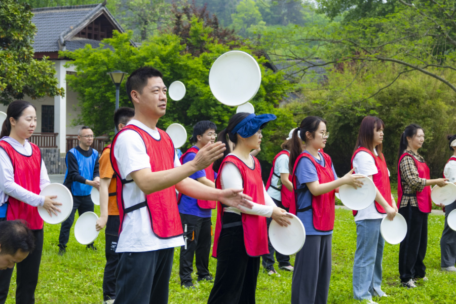 飞盘激荡茶谷间 · 湖北交投联运公司乘风破浪团建全纪实